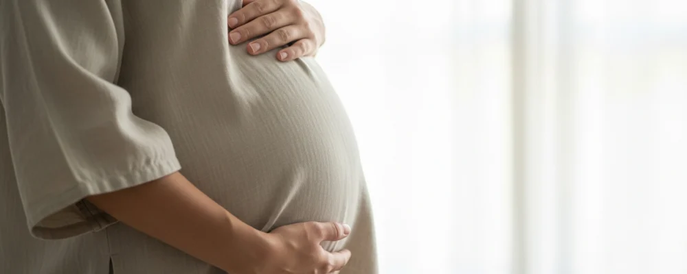 Vomir de la mousse blanche enceinte : particularités et précautions — Vomir de la mousse blanche : causes et que faire en 2026